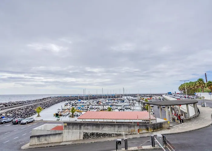 Guestready - Azorean Retreat With Marina View Apartament Vila Franca do Campo