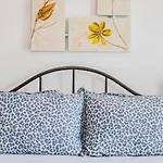 Guestready - Azorean Retreat With Marina View 아파트 *
