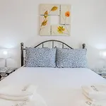 Guestready - Azorean Retreat With Marina View 아파트