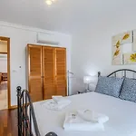Guestready - Azorean Retreat With Marina View 아파트