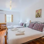 Guestready - Azorean Retreat With Marina View 아파트