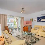 Guestready - Azorean Retreat With Marina View 아파트